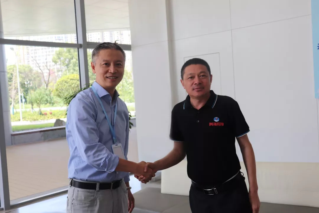 �������N������������������r������������